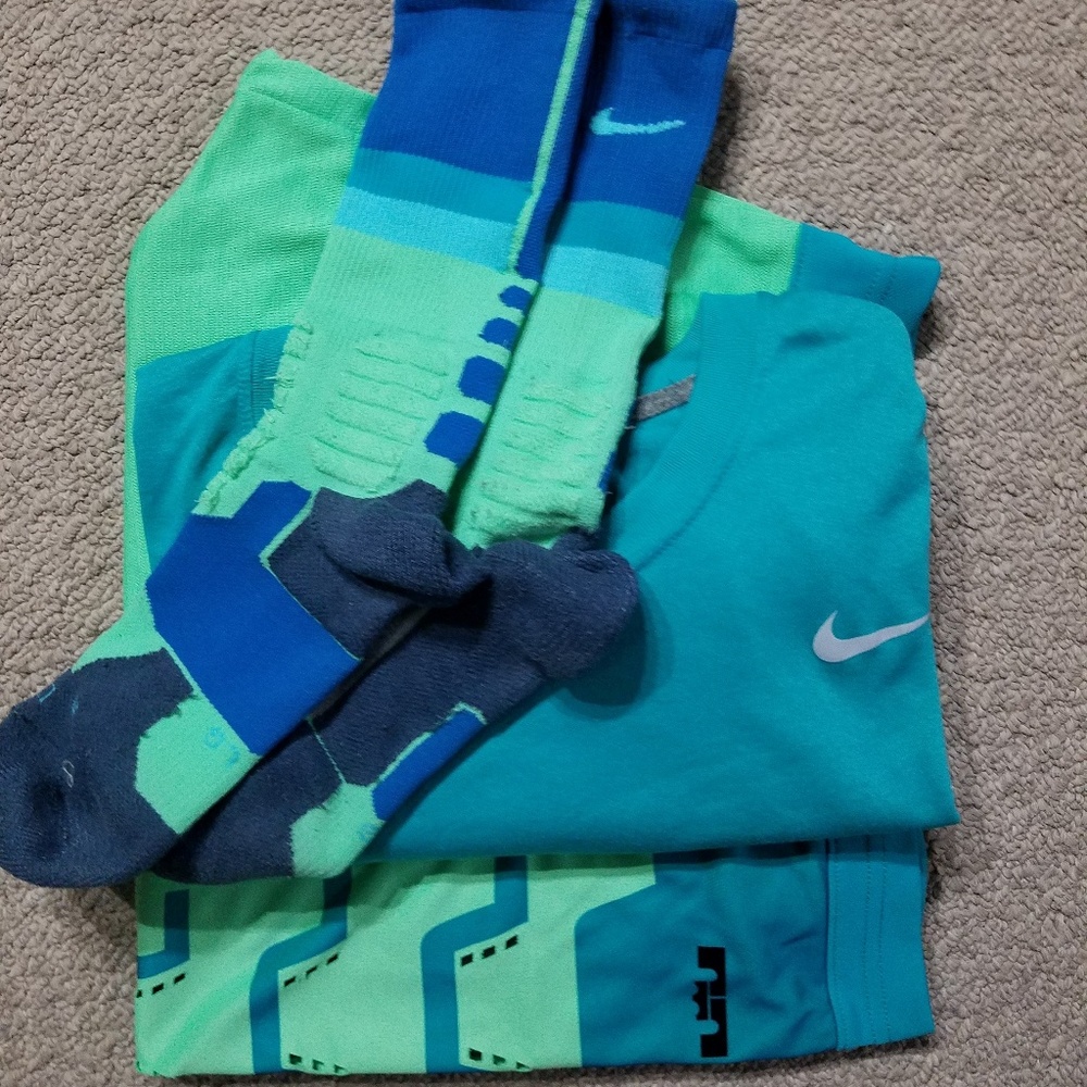 Nike LeBron DRI-FIT, XL Shirt, L Shorts, L Socks